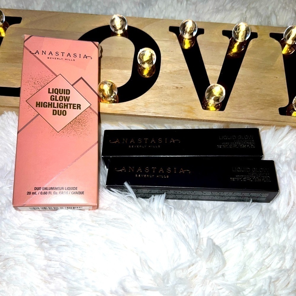 Anastasia Beverly Hills duo highlighter